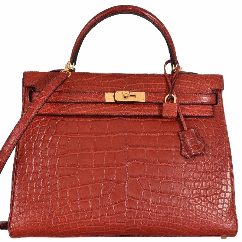 Hermès Kelly Bags with a detachable shoulder strap for versatilityHermès Kelly 35 Rouge H Matte Alligator Gold Hardware