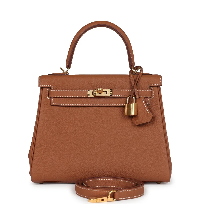 Small - sized Hermès Kelly Bags in Epsom leather for a structured lookHermes Kelly Retourne 25 Gold Togo Gold Hardware